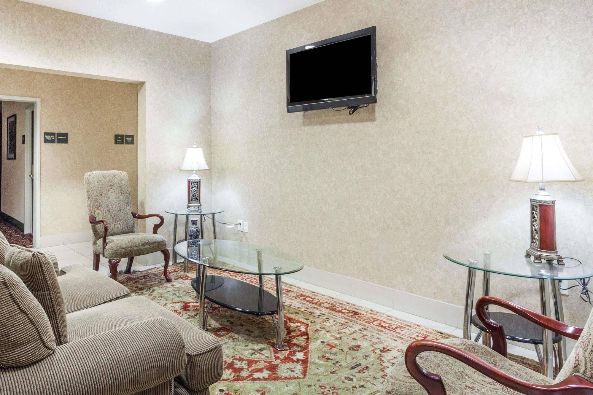 Clarion Pointe Madison-Huntsville Εξωτερικό φωτογραφία